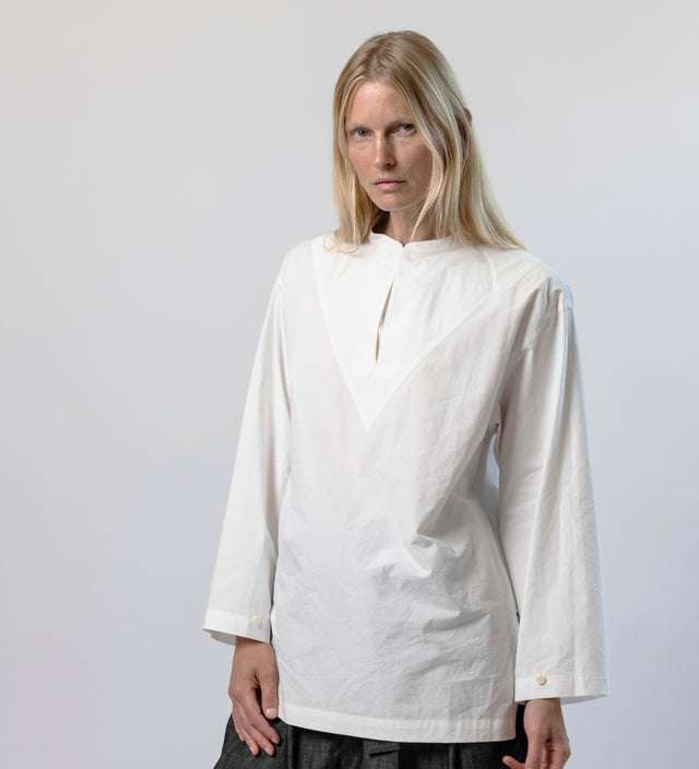 Xuyoni Wide Shirt with a Touch of the East